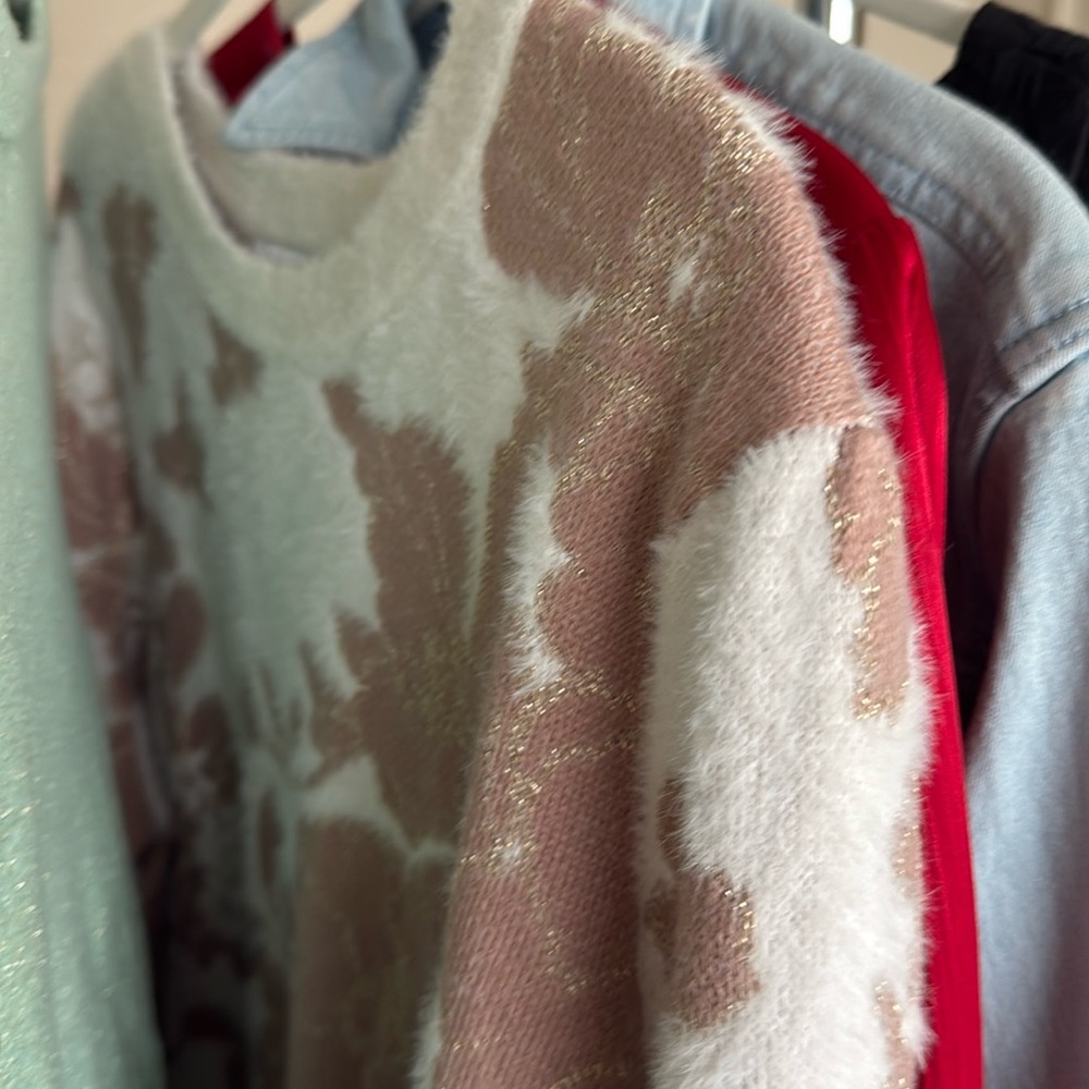 FLOWER SWEATER